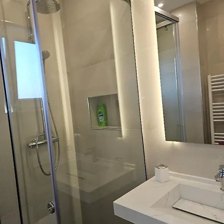 Alidas Gold 1 Apartment
